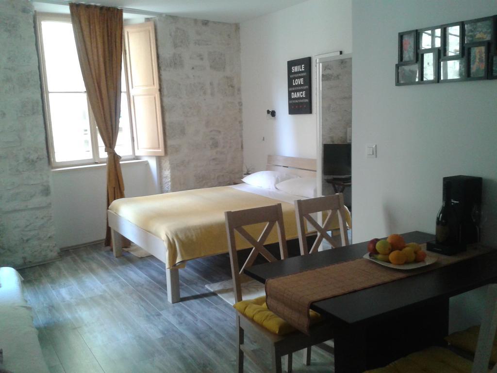 Apartments Mila Σπλιτ Δωμάτιο φωτογραφία