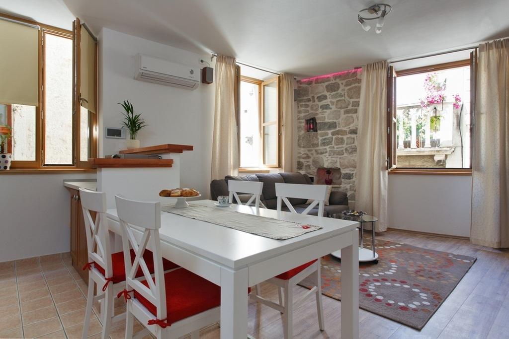 Apartments Mila Σπλιτ Δωμάτιο φωτογραφία